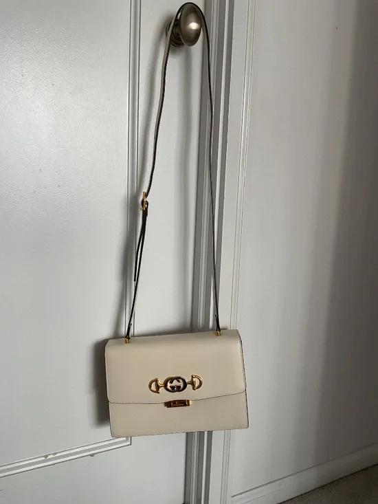 Beautiful Ivory Gucci Zumi crossbody w/2 tone metal - Picture 2 of 9